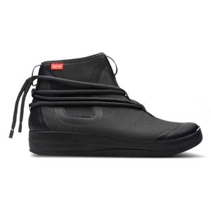 New in box Skye Pembrtn Boots